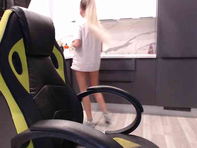 blondalina webcam