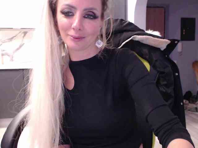 blondalina webcam