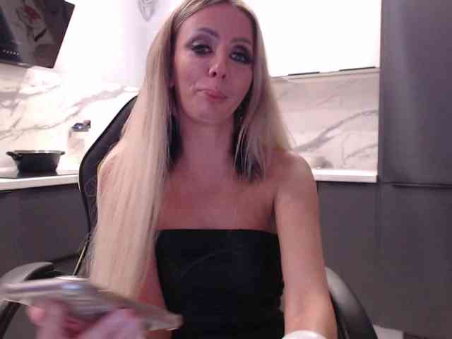 blondalina webcam