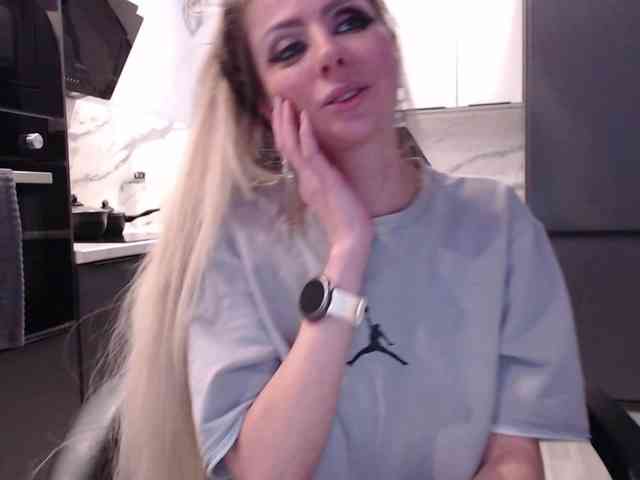 blondalina webcam