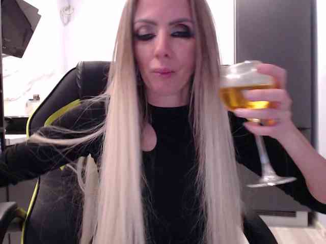 blondalina webcam