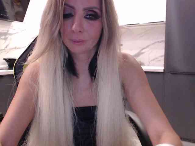 blondalina webcam