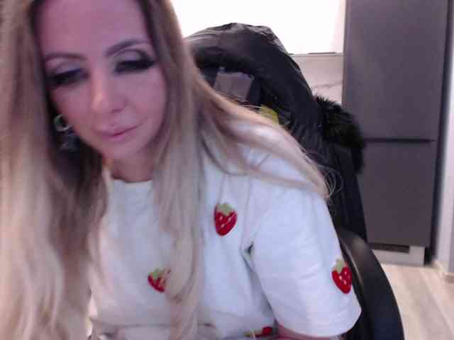 blondalina webcam