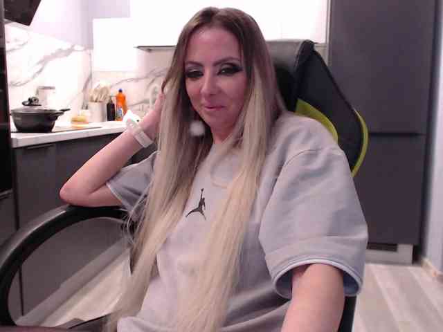 blondalina webcam