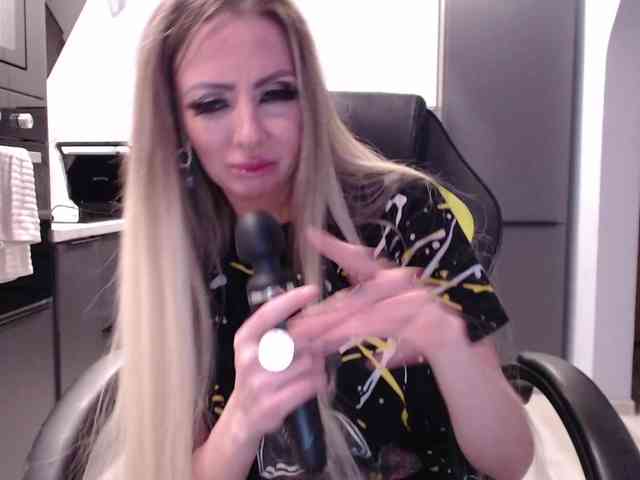 blondalina webcam