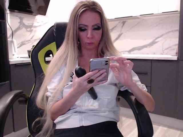 blondalina webcam