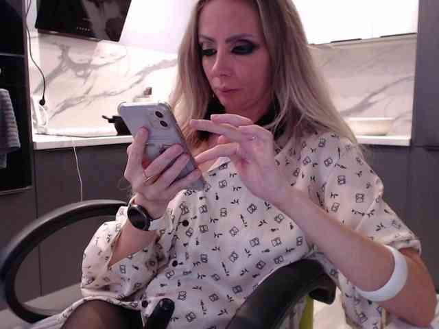blondalina webcam