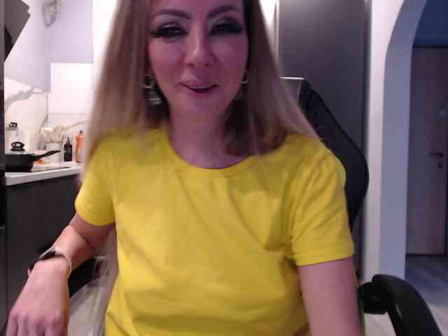 blondalina webcam