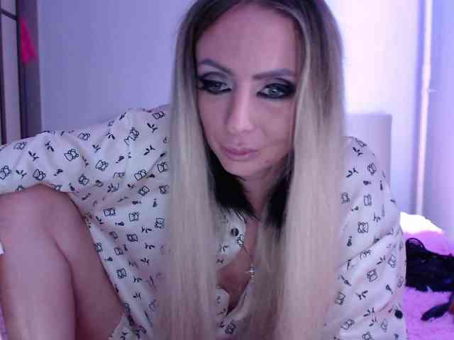 blondalina webcam