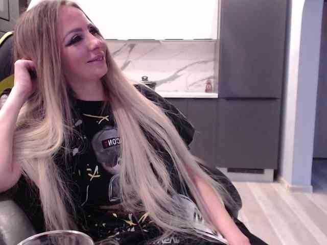 blondalina webcam