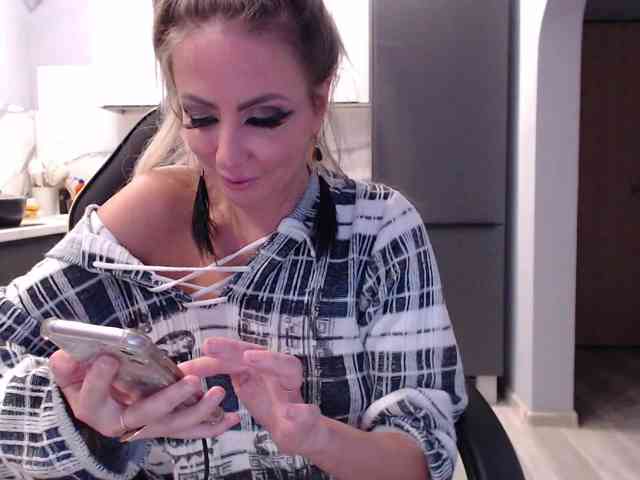 blondalina webcam