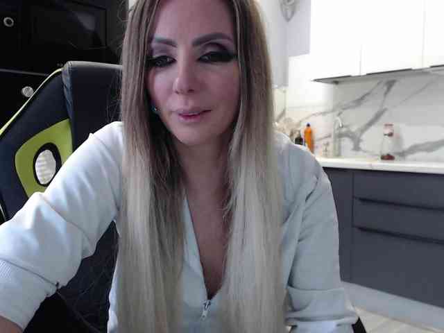 blondalina webcam