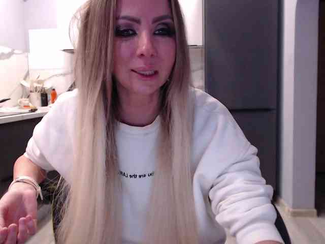 blondalina webcam