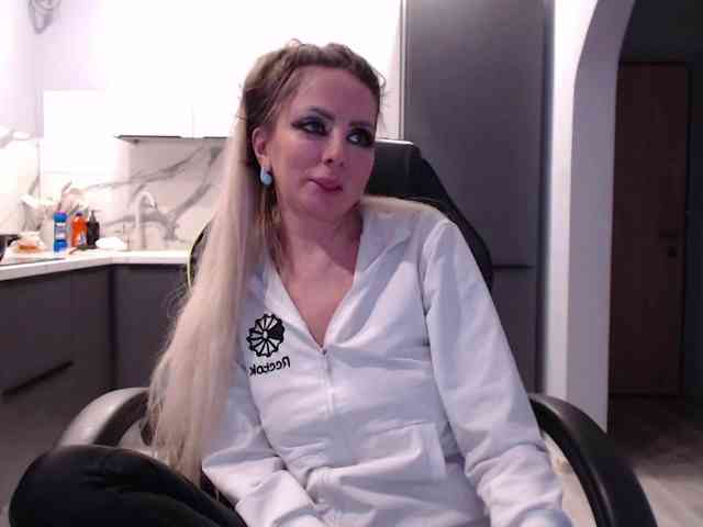 blondalina webcam