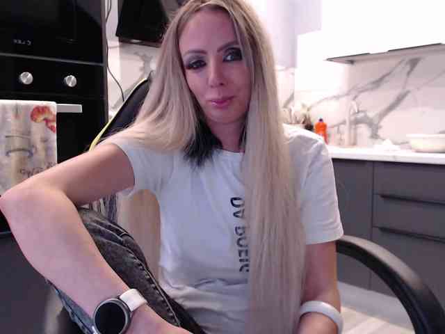 blondalina webcam