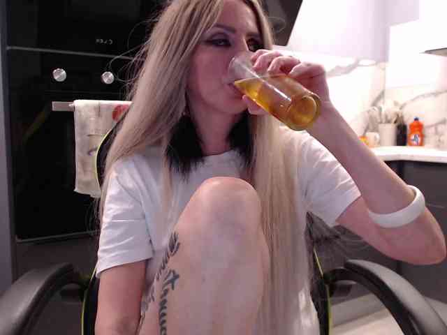 blondalina webcam