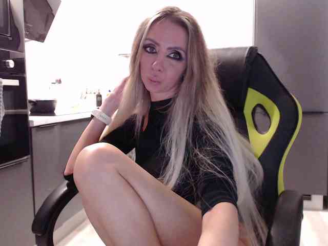 blondalina webcam