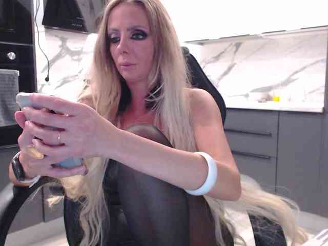 blondalina webcam