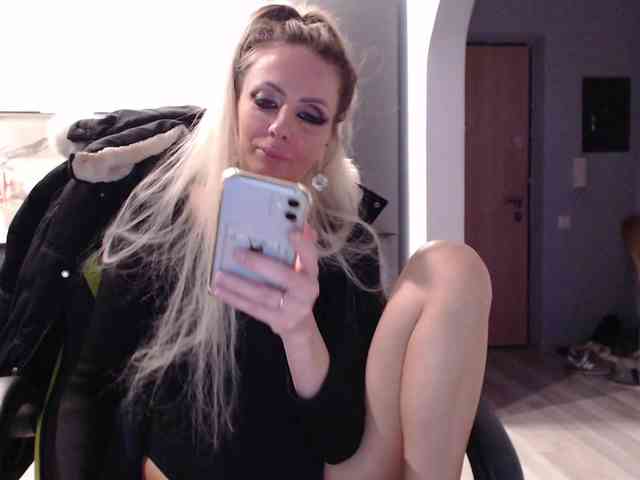 blondalina webcam