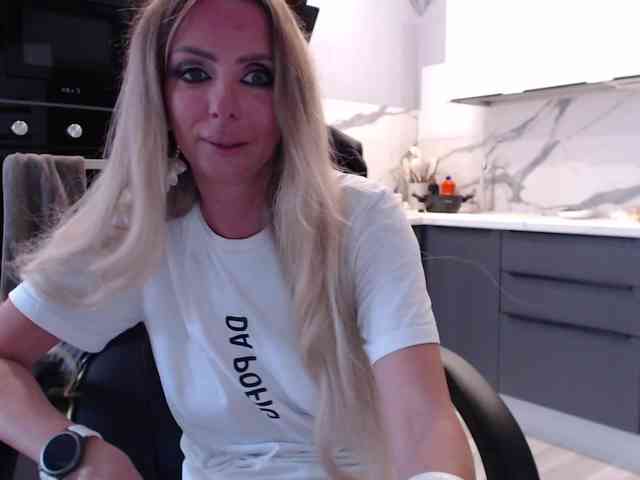 blondalina webcam