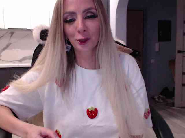blondalina webcam