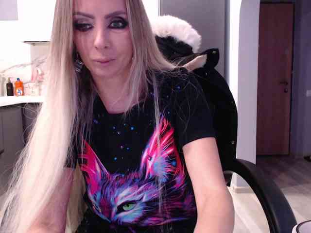 blondalina webcam