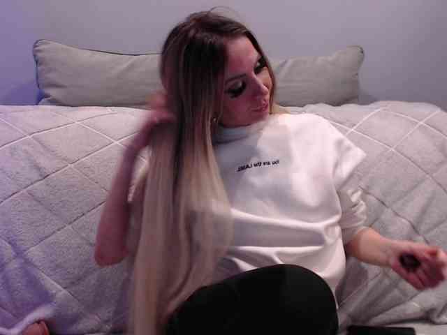 blondalina webcam