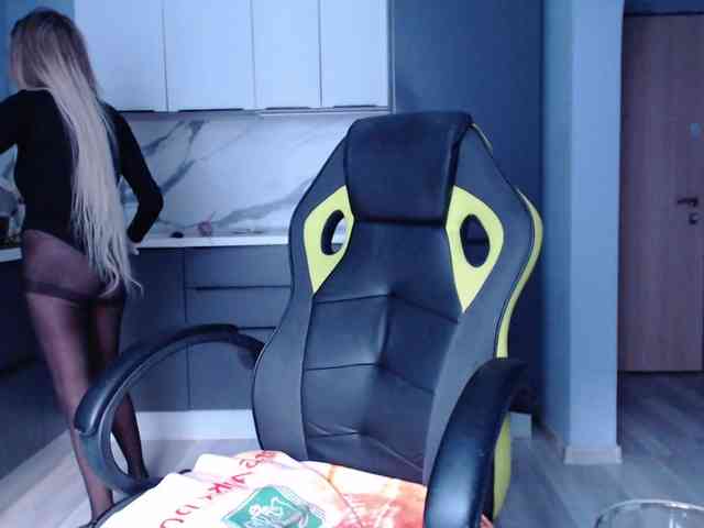 blondalina webcam