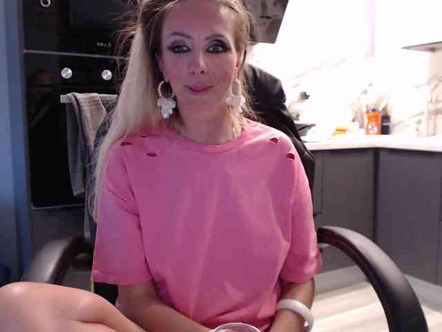 blondalina webcam
