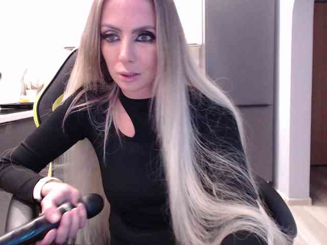 blondalina webcam