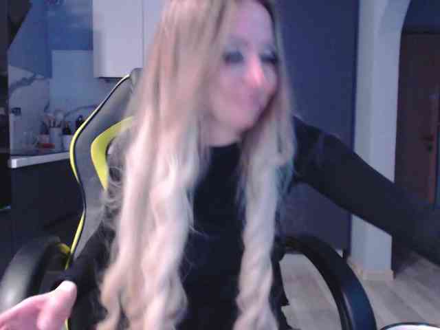 blondalina webcam