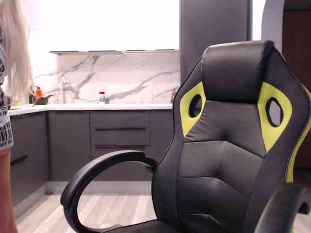 blondalina webcam