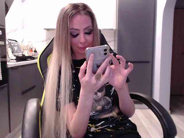 blondalina webcam