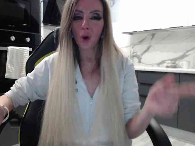 blondalina webcam