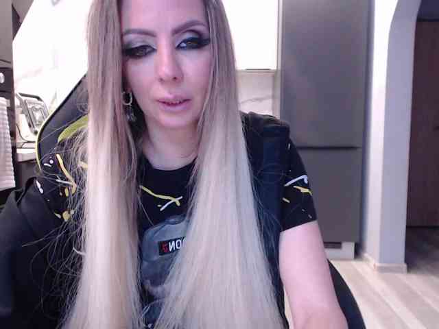 blondalina webcam