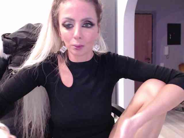 blondalina webcam