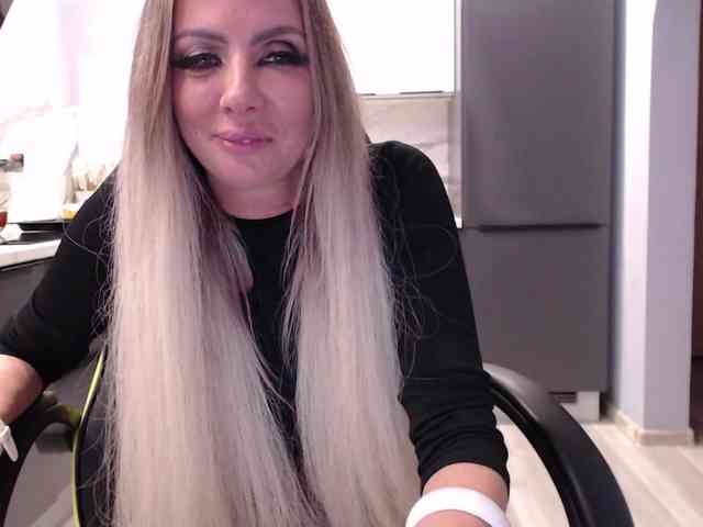blondalina webcam