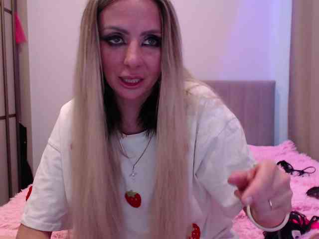 blondalina webcam