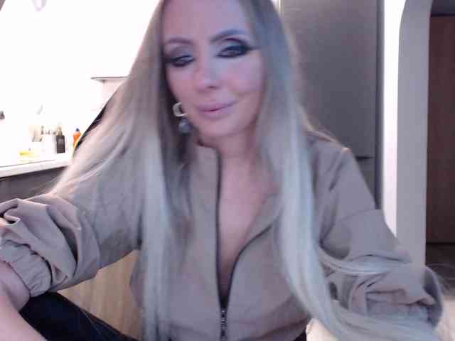 blondalina webcam