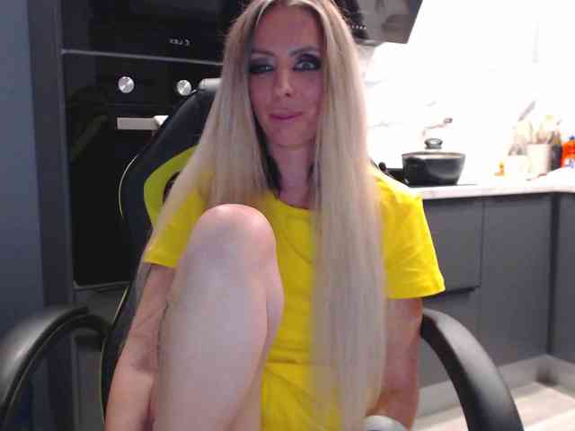blondalina webcam