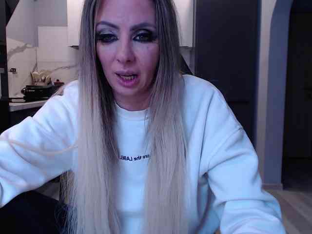 blondalina webcam