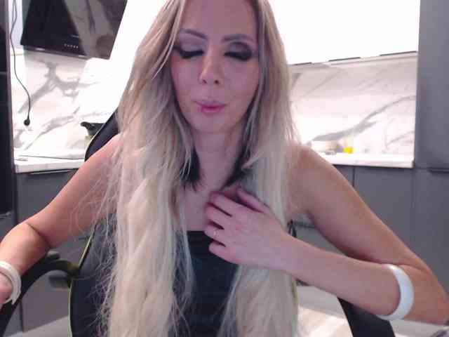 blondalina webcam