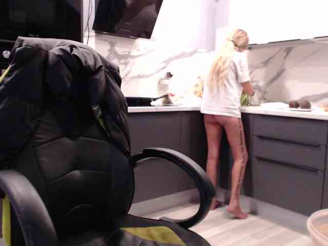 blondalina webcam