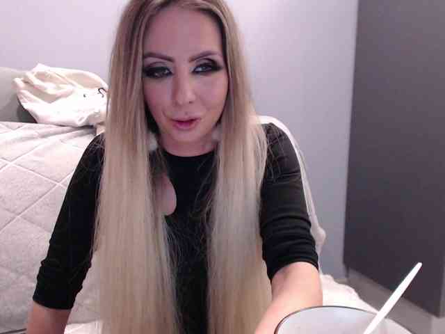 blondalina webcam
