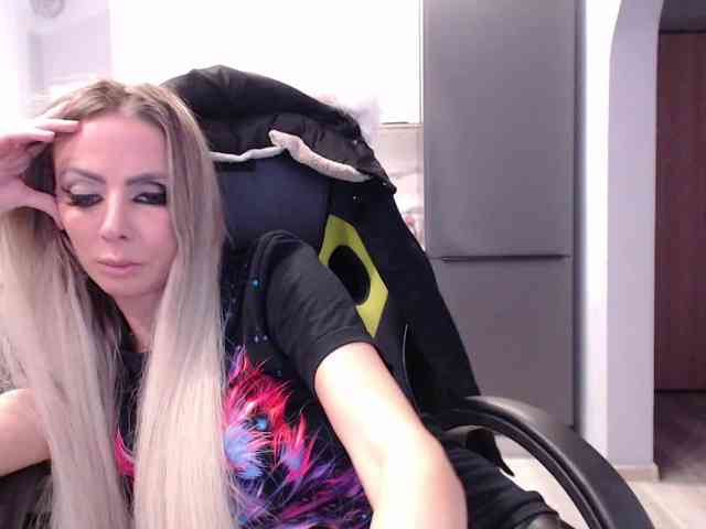 blondalina webcam