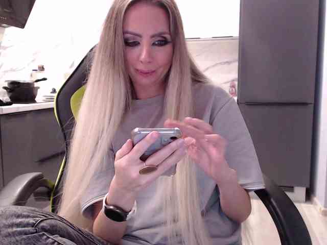 blondalina webcam