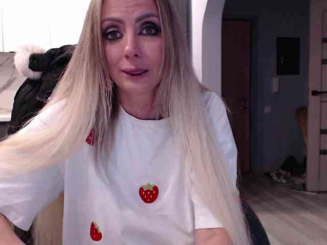blondalina webcam