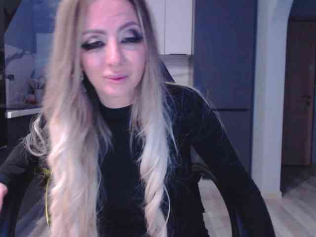 blondalina webcam