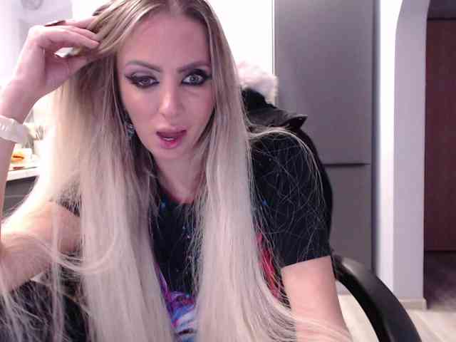 blondalina webcam