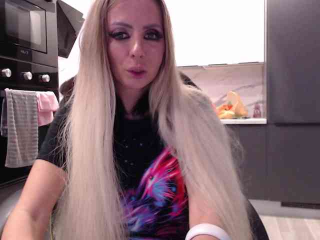 blondalina webcam